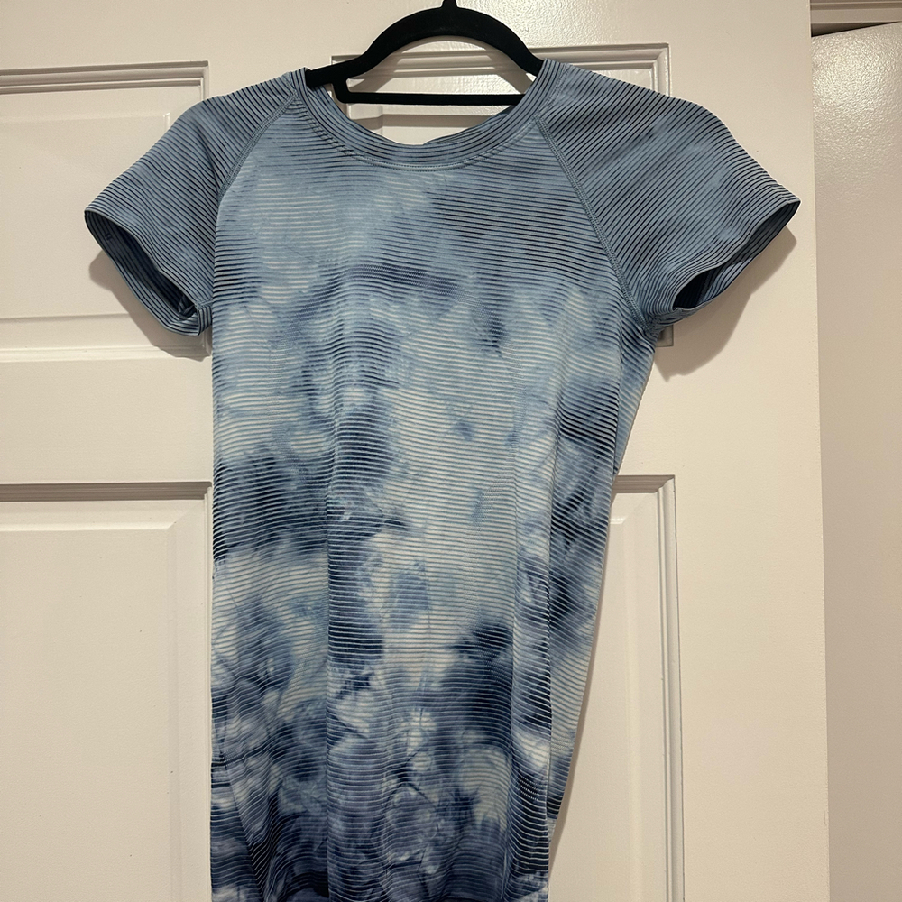Limited Edition Blue Tye Dye Lululemon Swiftly Tech Short Sleeve Shirt